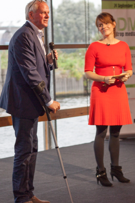 'Brainagent' René Boenders met dagvoorzitter Sofie van den Enk.