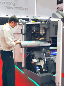 Drukplaat- en rubberdoek sleevewisseling op Varyflex V4 offset