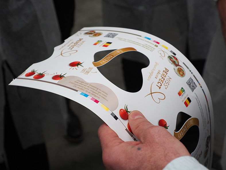 Inlijn uitgestanste ‘hart’ voor fruitbakjes